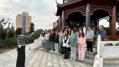 101818