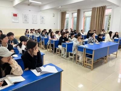 121559